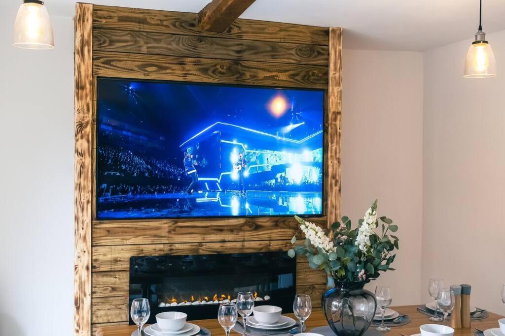 4 Bedroom - Sleep 9 Home In Cheadle Staffordshire - Alton Towers Polar Express Dimmingsdale Peak District Trentham Gardens Water World Luaran gambar