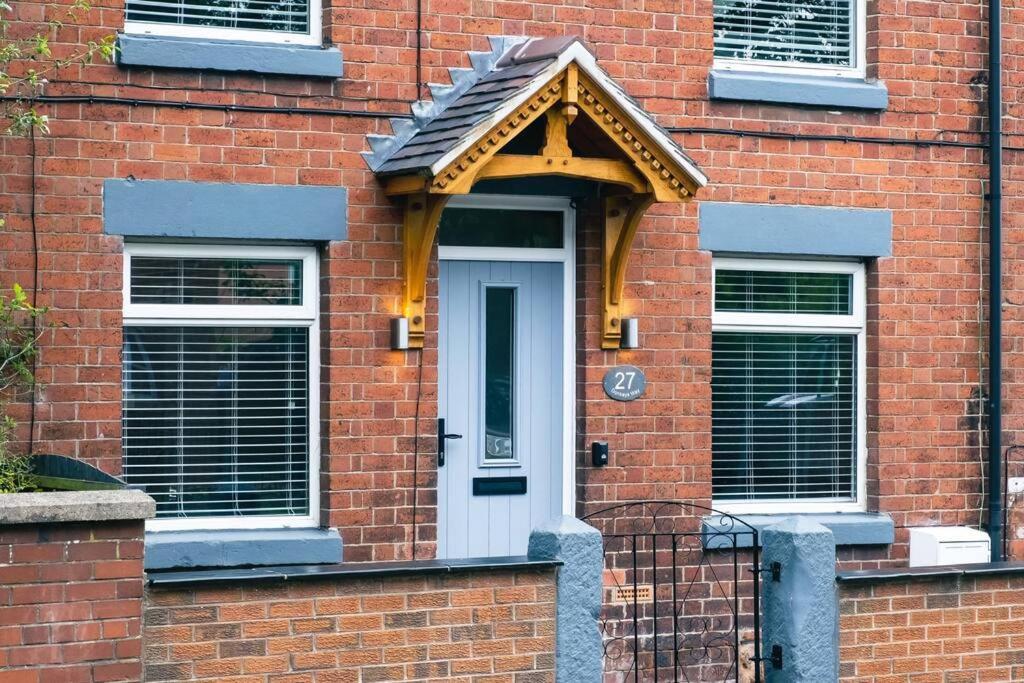 4 Bedroom - Sleep 9 Home In Cheadle Staffordshire - Alton Towers Polar Express Dimmingsdale Peak District Trentham Gardens Water World Luaran gambar