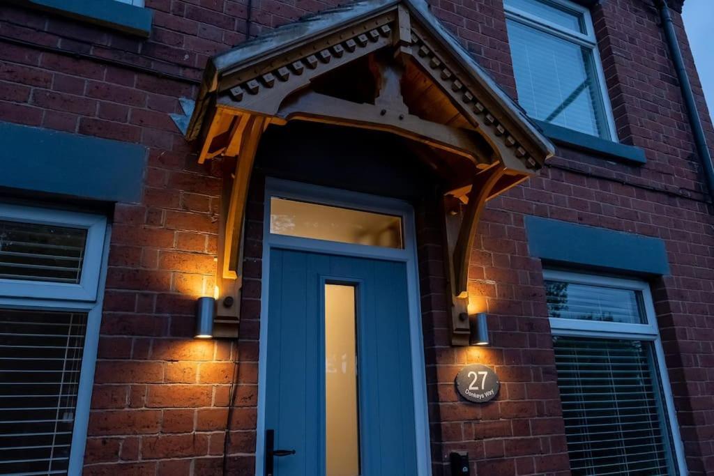 4 Bedroom - Sleep 9 Home In Cheadle Staffordshire - Alton Towers Polar Express Dimmingsdale Peak District Trentham Gardens Water World Luaran gambar